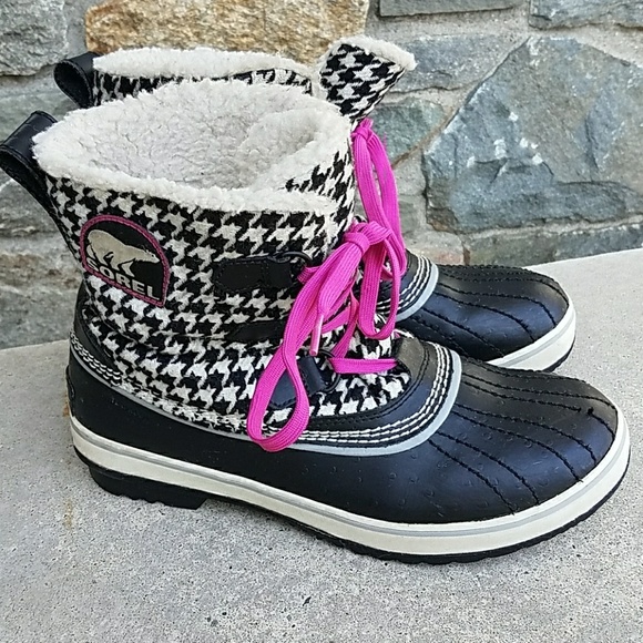 sorel houndstooth boots